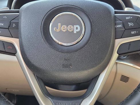 Used 2014 Jeep Grand Cherokee Limited w/ Luxury Group II image 28