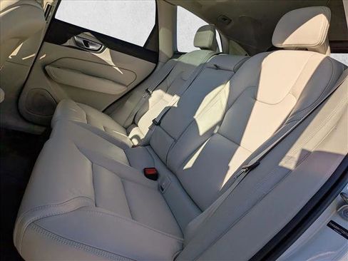 New 2026 Volvo XC60 T8 Ultra w/ Protection Package Premier image 17