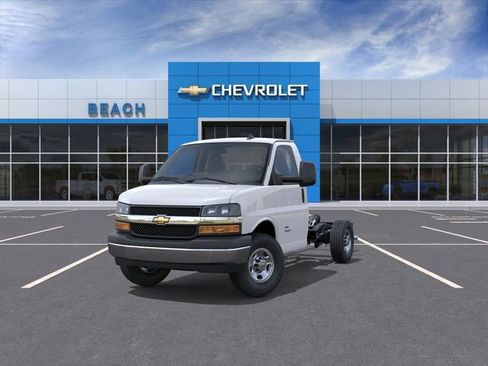 New 2025 Chevrolet Express 3500 w/ Power Convenience Package image 8
