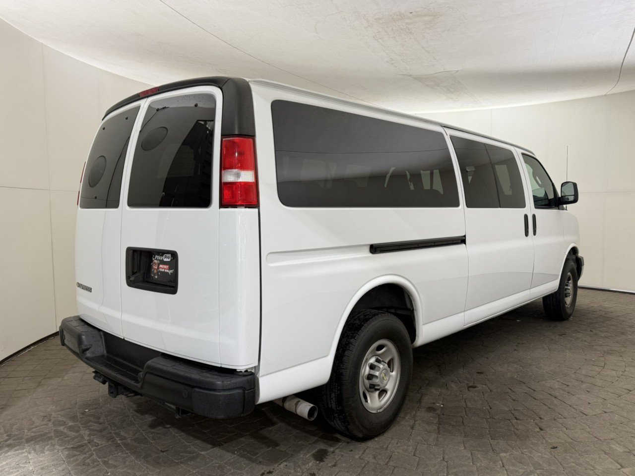 Used 2024 Chevrolet Express 3500 LS RWD image 9