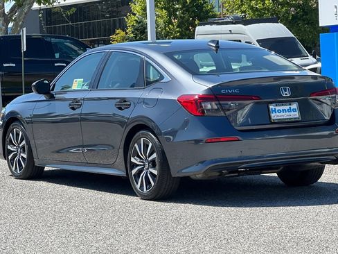 Used 2023 Honda Civic EX image 3