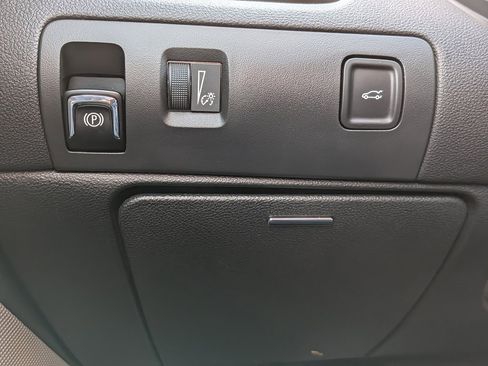 Used 2018 Chevrolet Impala LT image 10