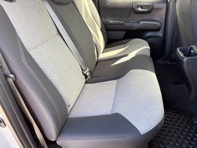 Used 2020 Toyota Tacoma TRD Sport AWD/4WD image 16