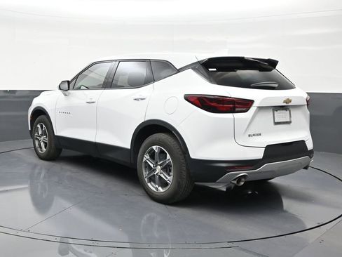 Used 2023 Chevrolet Blazer LT FWD image 3