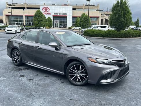 Used 2024 Toyota Camry SE w/ Convenience Package FWD image 2