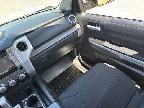 Used 2019 Toyota Tundra SR5 w/ SR5 Convenience Package RWD image 16