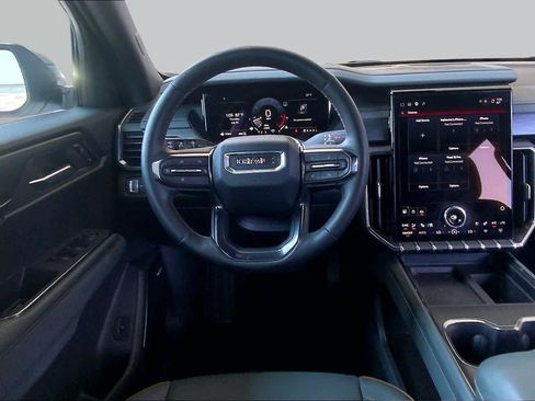 Used 2025 GMC Acadia AT4 w/ Luxury Package AWD/4WD image 6