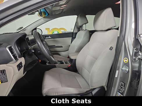 Used 2020 Kia Sportage LX image 11