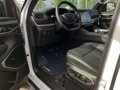 New 2026 Jeep Grand Wagoneer 4WD image 10
