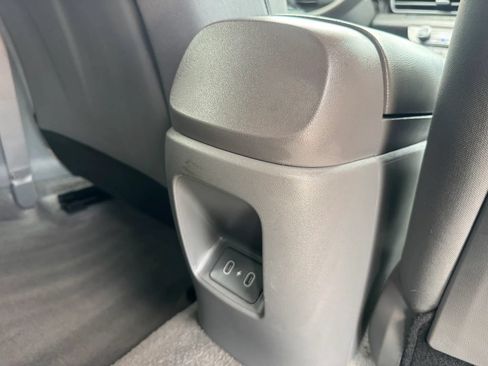 Used 2024 Hyundai Elantra SEL FWD image 36