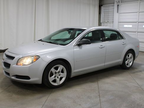 Used 2010 Chevrolet Malibu LS image 4