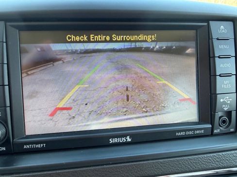 Used 2013 Chrysler Town & Country Touring-L w/ Driver Convenience Group FWD image 24