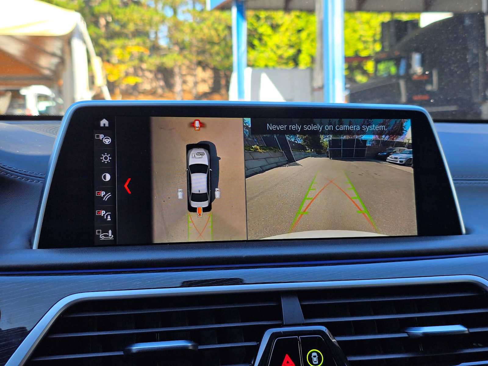 Used 2018 BMW 750i RWD image 28