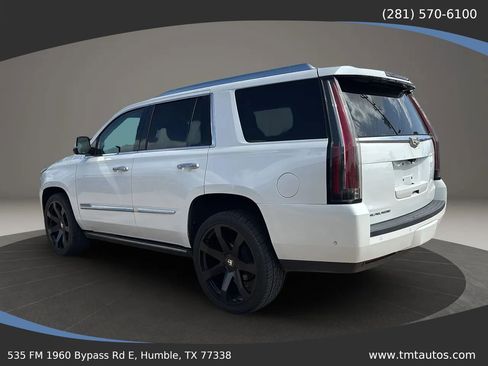 Used 2018 Cadillac Escalade Premium Luxury RWD image 5