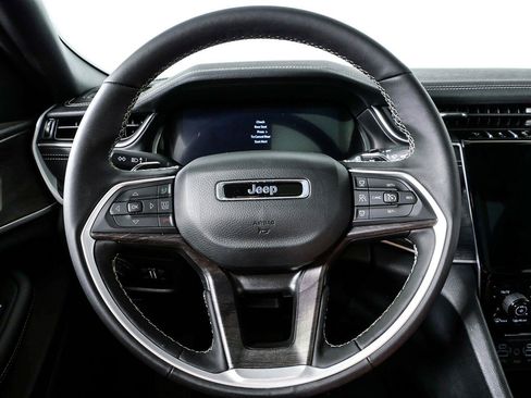 Used 2025 Jeep Grand Cherokee Limited w/ Black Appearance Package RWD image 9