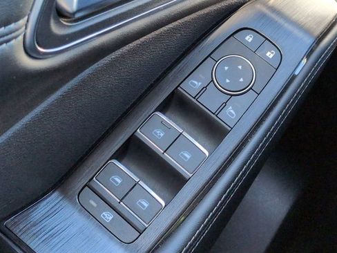 Used 2025 Nissan Rogue Platinum w/ Platinum Premium Package FWD image 24