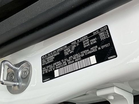 Certified 2023 Volvo XC60 T8 Plus w/ Protection Package Premier image 31