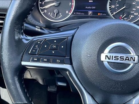 Certified 2022 Nissan Sentra SV FWD image 11