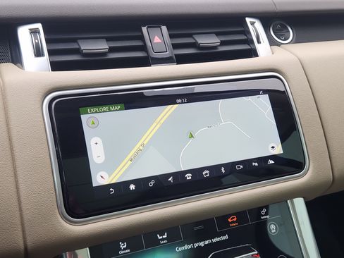 Used 2018 Land Rover Range Rover Sport HSE image 16