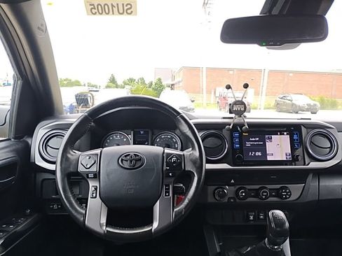 Used 2019 Toyota Tacoma TRD Off-Road AWD/4WD image 14