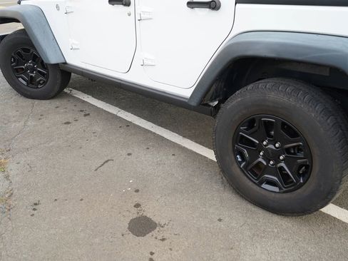 Used 2015 Jeep Wrangler Unlimited Sport AWD/4WD image 6