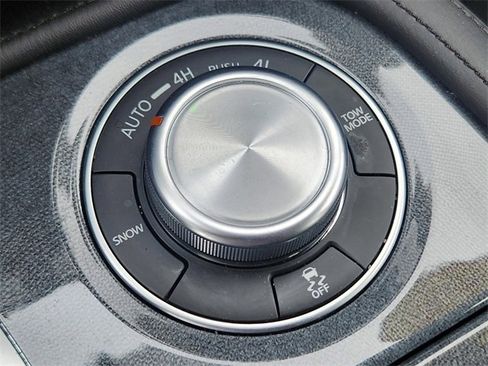 Used 2023 Nissan Armada S image 28