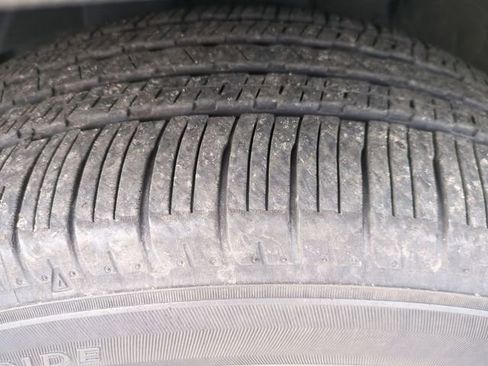 Used 2023 Subaru Ascent Premium w/ Convenience Package image 11