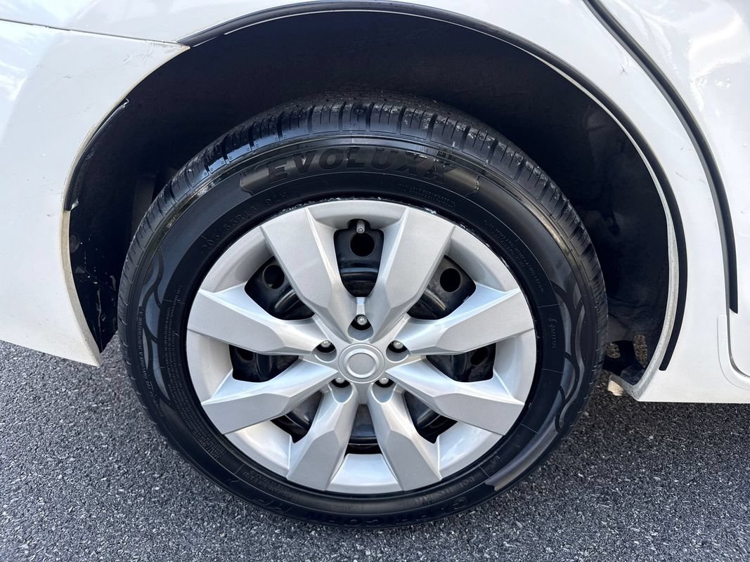 Used 2016 Toyota Corolla LE FWD image 31