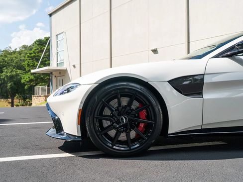 Used 2019 Aston Martin V8 Vantage Coupe RWD image 4