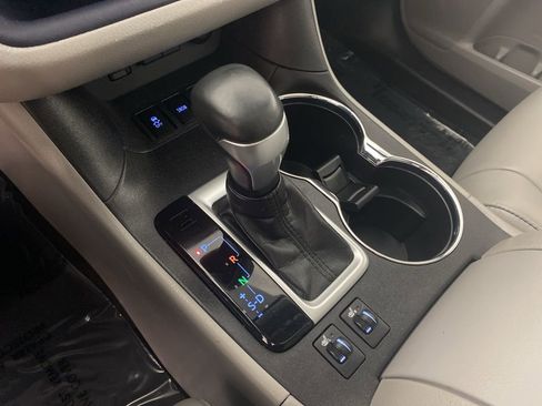 Used 2019 Toyota Highlander XLE image 23