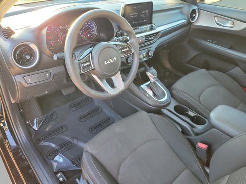 Used 2023 Kia Forte LXS image 18