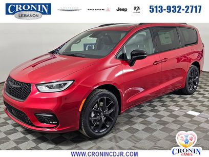 New 2026 Chrysler Pacifica Select