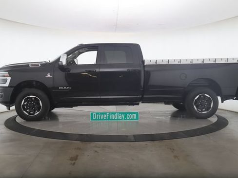 Used 2025 RAM 2500 Laramie AWD/4WD image 9