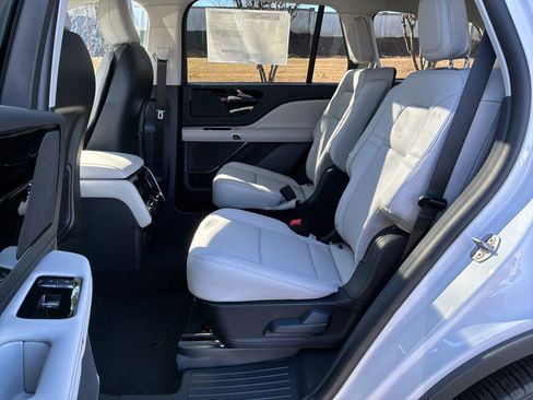 New 2026 Lincoln Aviator 2WD image 24