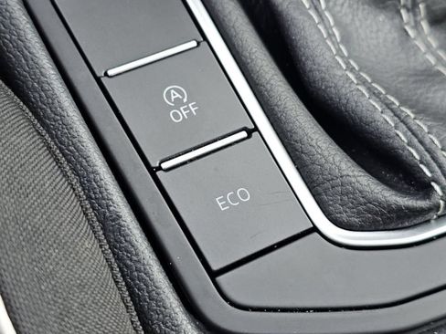 Used 2025 Volkswagen Jetta Sport FWD image 9