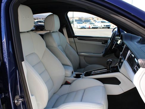 Certified 2024 Porsche Macan GTS image 26