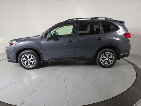 Used 2024 Subaru Forester Premium AWD/4WD image 2