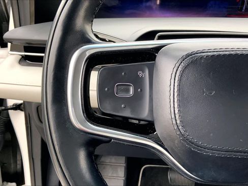 Used 2024 Lincoln Nautilus Premier image 22