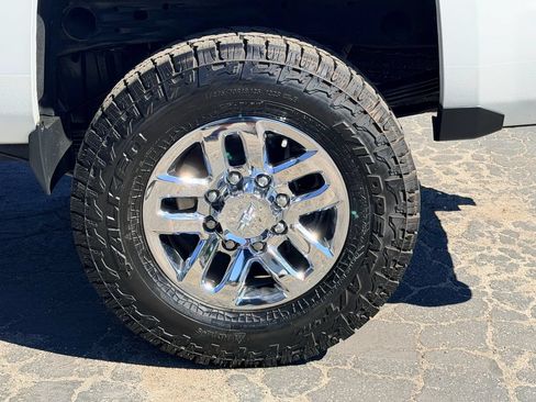 Used 2015 Chevrolet Silverado 2500 LT AWD/4WD image 11
