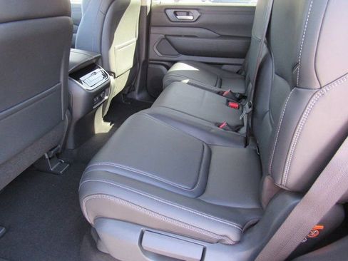 New 2026 Nissan Armada SV image 10