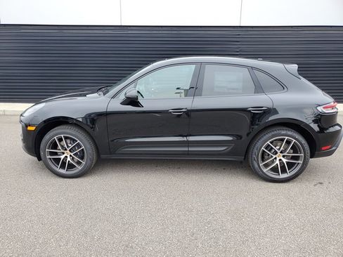 Used 2025 Porsche Macan image 2