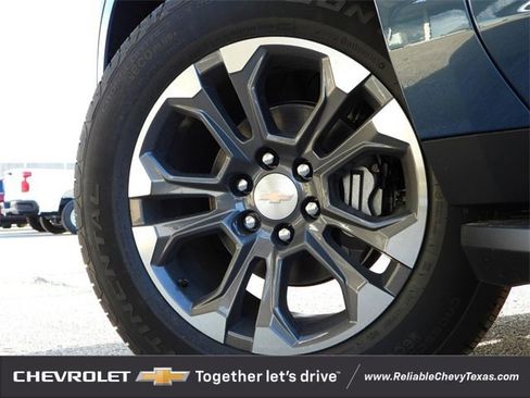 New 2026 Chevrolet Suburban LT w/ Comfort Package image 9