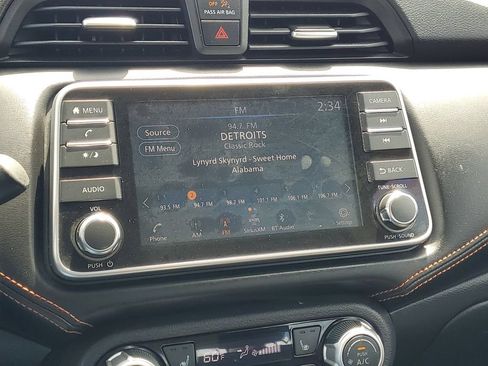 Used 2022 Nissan Versa SR w/ Convenience Package FWD image 24