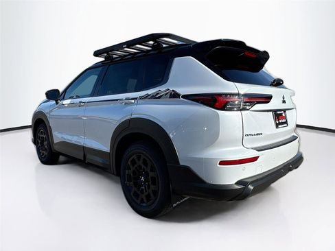 New 2026 Mitsubishi Outlander SE image 5