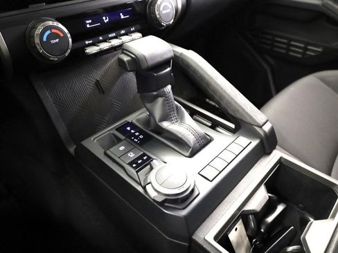 Certified 2025 Toyota Tacoma SR5 image 21