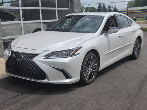 Used 2022 Lexus ES 250 w/ Premium Package AWD/4WD image 1