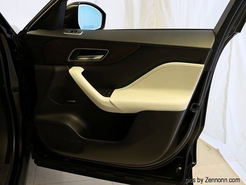 Used 2020 Jaguar F-PACE S image 35