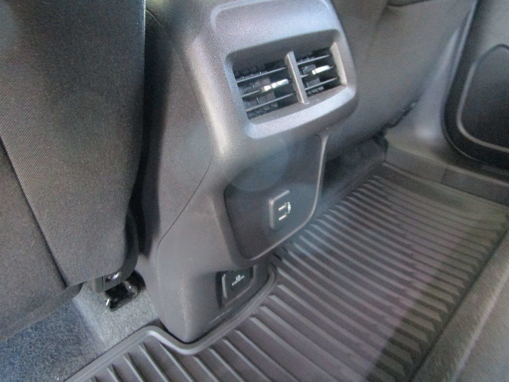 Used 2024 Chevrolet Equinox LT FWD image 23