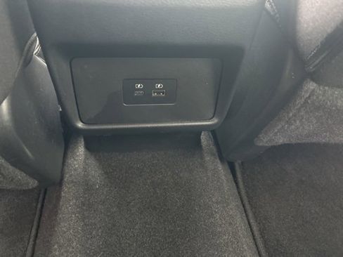 Used 2022 Nissan Rogue SV image 45