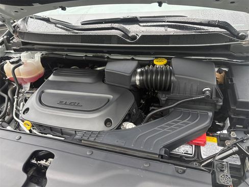 Used 2023 Chrysler Pacifica Limited w/ Trailer Tow Group image 23